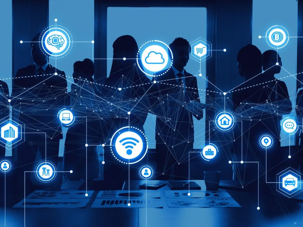 LEADING DIGITAL TRANSFORMATION
